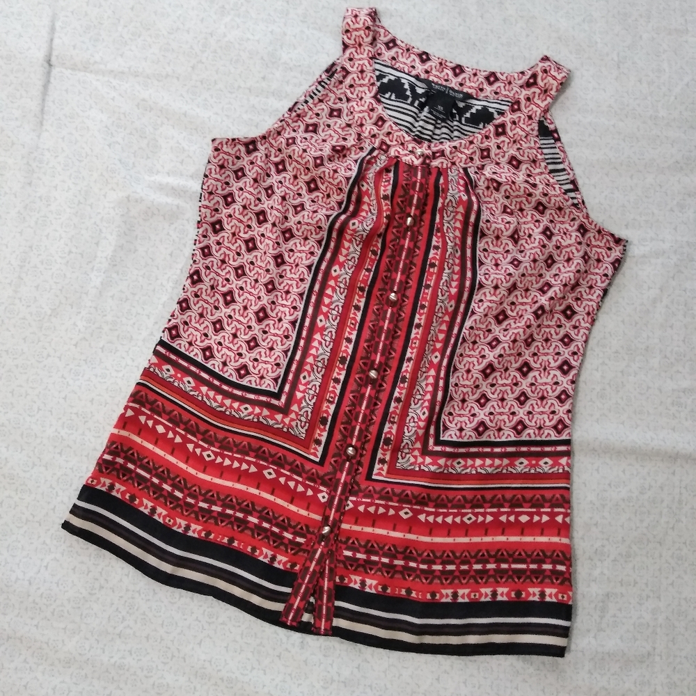 White House Black Market Sleevless Top Red and black geometric print Size XS